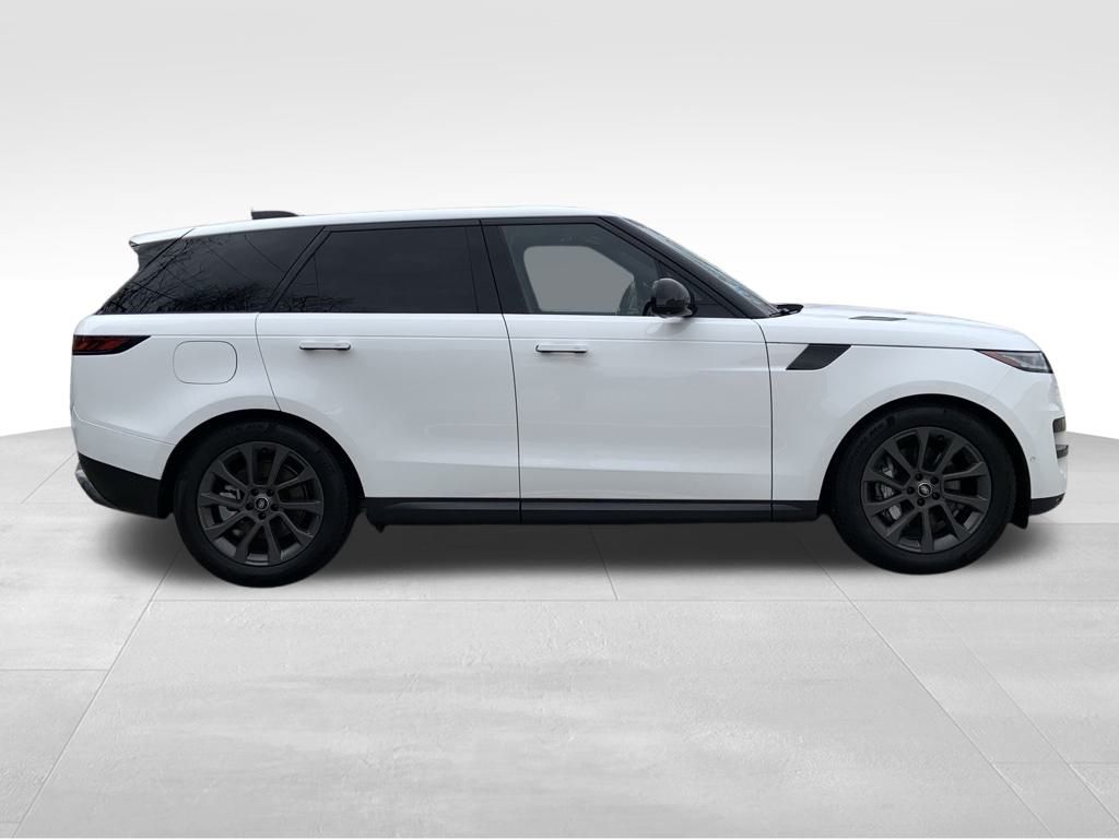2025 Land Rover Range Rover Sport P360 S photo 4