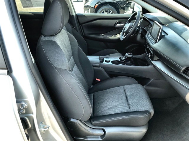 2024 Nissan Rogue SV photo 13