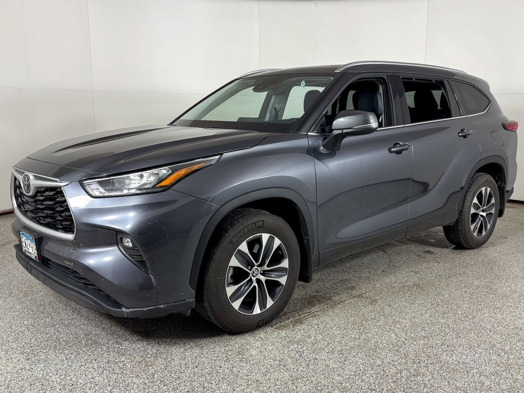 2020 Toyota Highlander XLE's photo