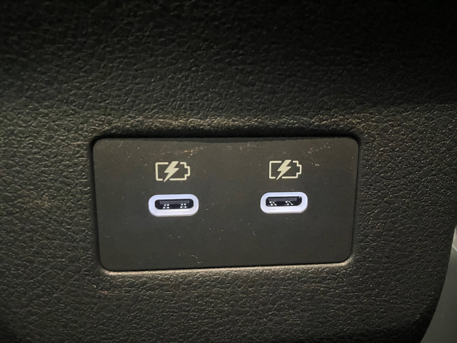 2025 Nissan Kicks SR photo 25