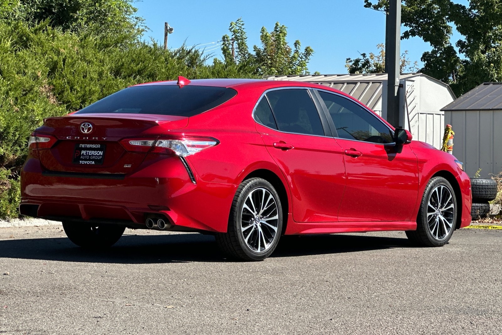 2020 Toyota Camry SE photo 4