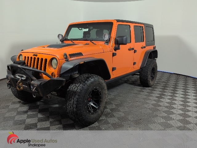 2012 Jeep Wrangler Unlimited Sahara photo 2