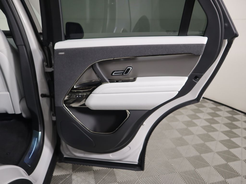 2025 Land Rover Range Rover Sport SE photo 25