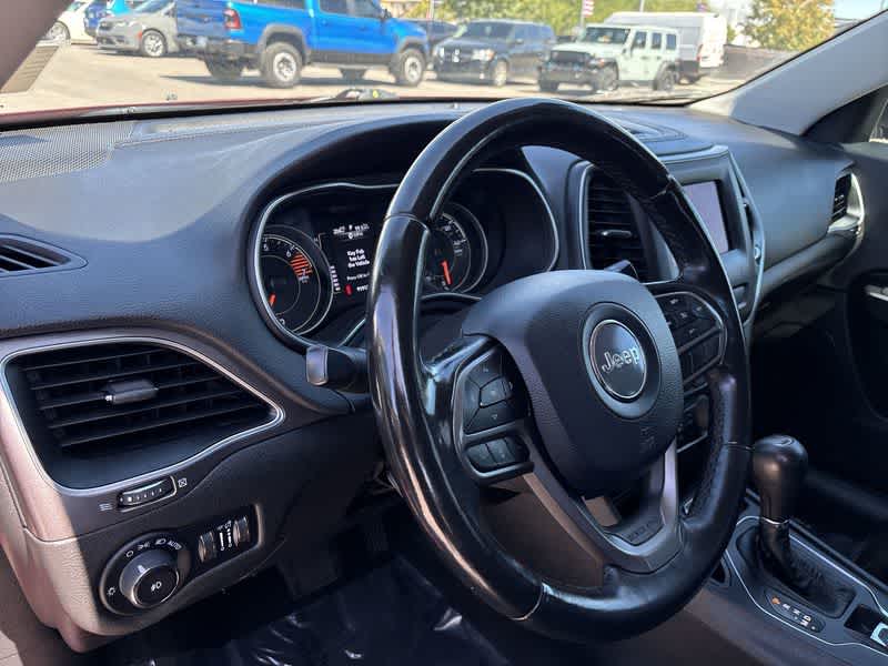 2019 Jeep Cherokee Latitude photo 10