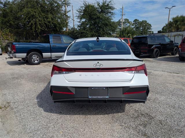 2025 Hyundai Elantra SEL Sport photo 4