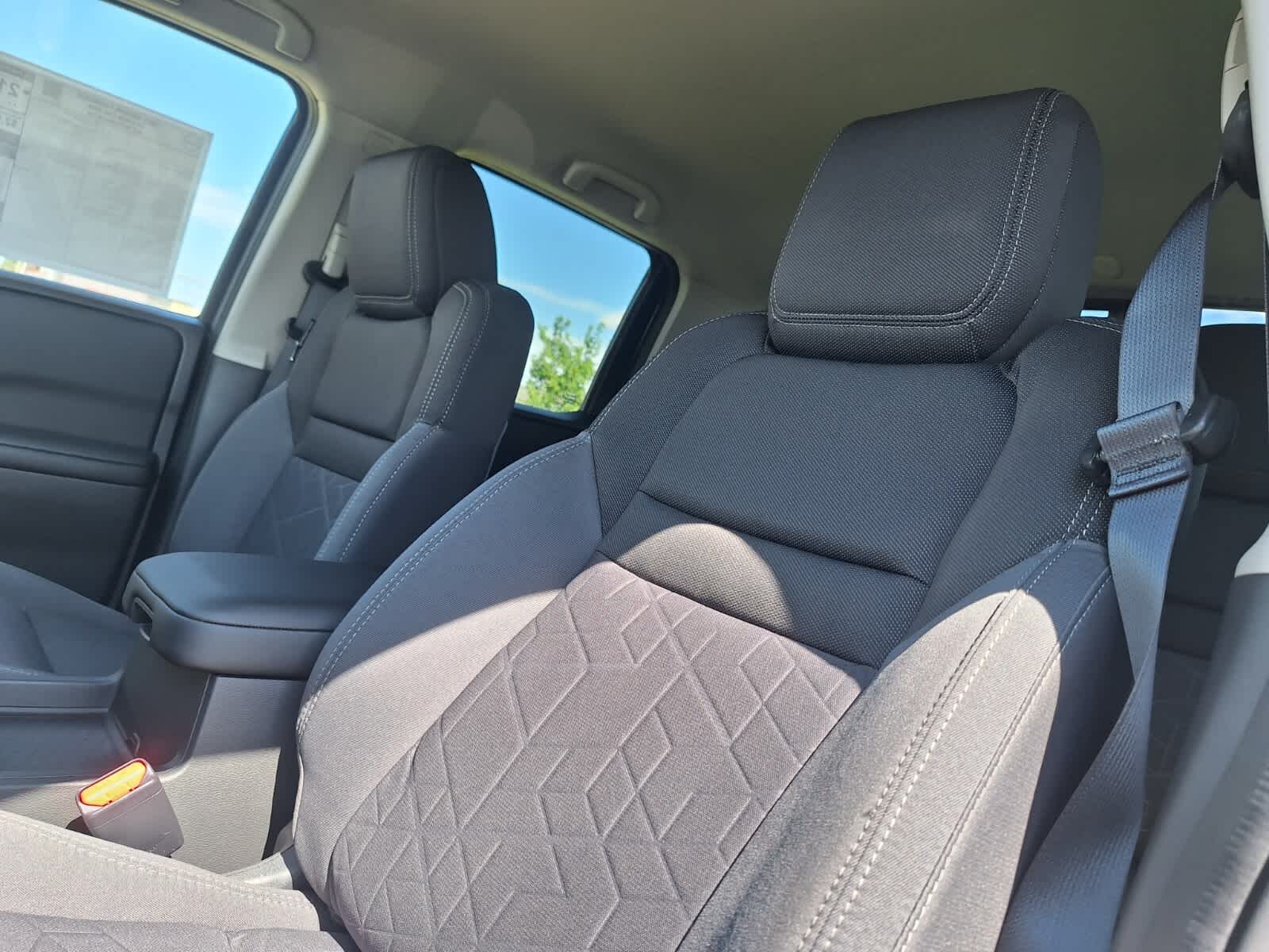 2025 Nissan Frontier Crew Cab SV photo 11