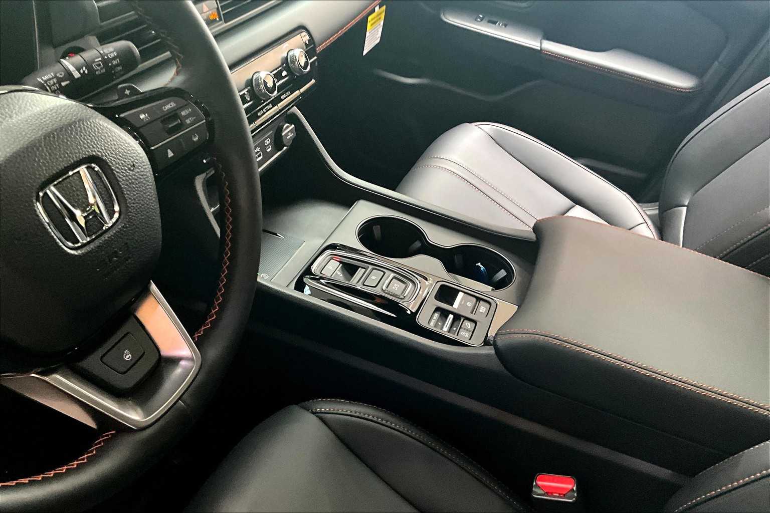 2025 Honda Pilot TrailSport photo 13