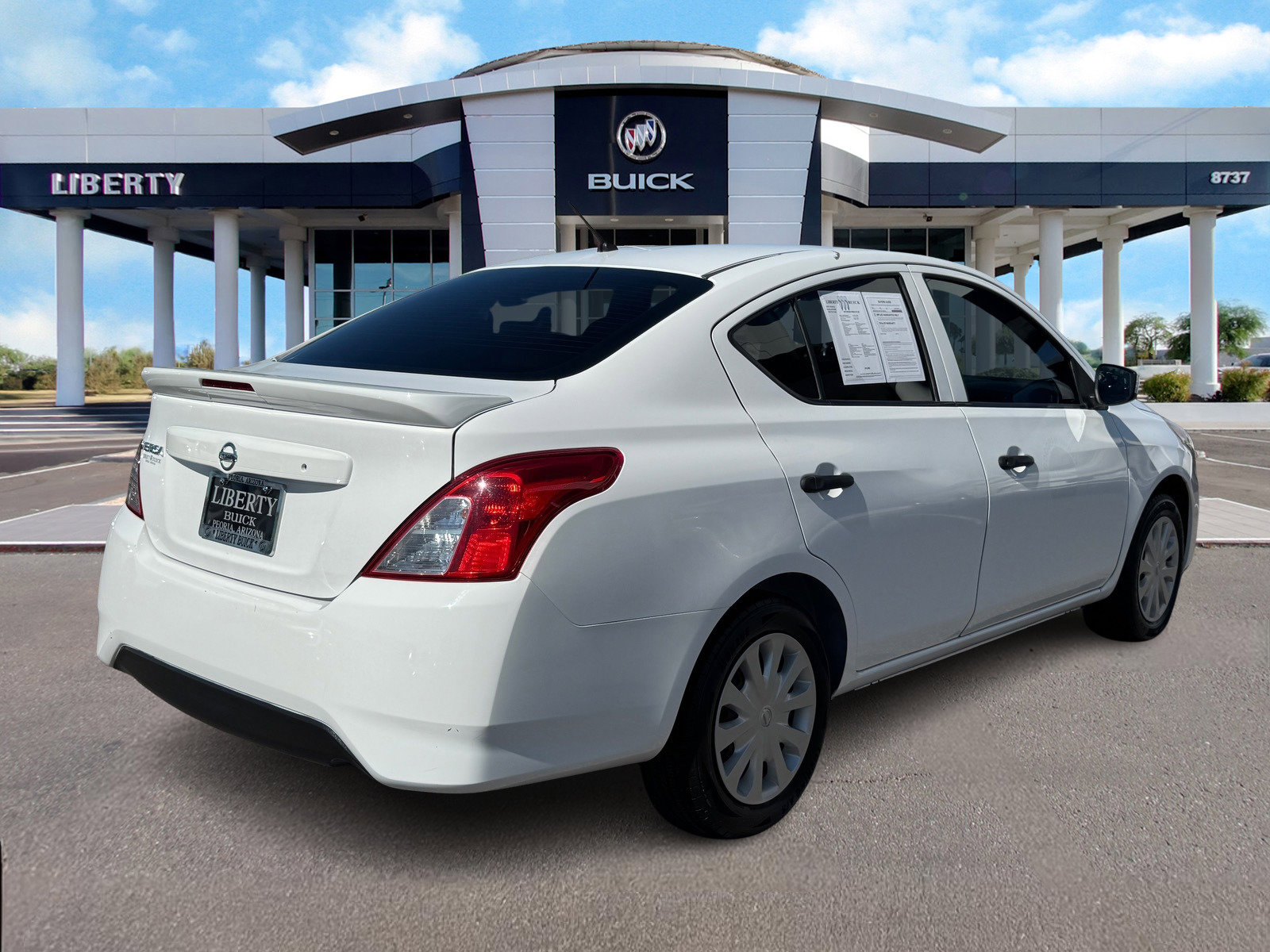2018 Nissan Versa Sedan Plus photo 2