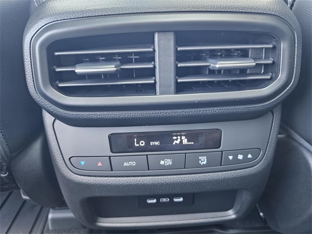 2025 Honda Pilot Touring photo 11