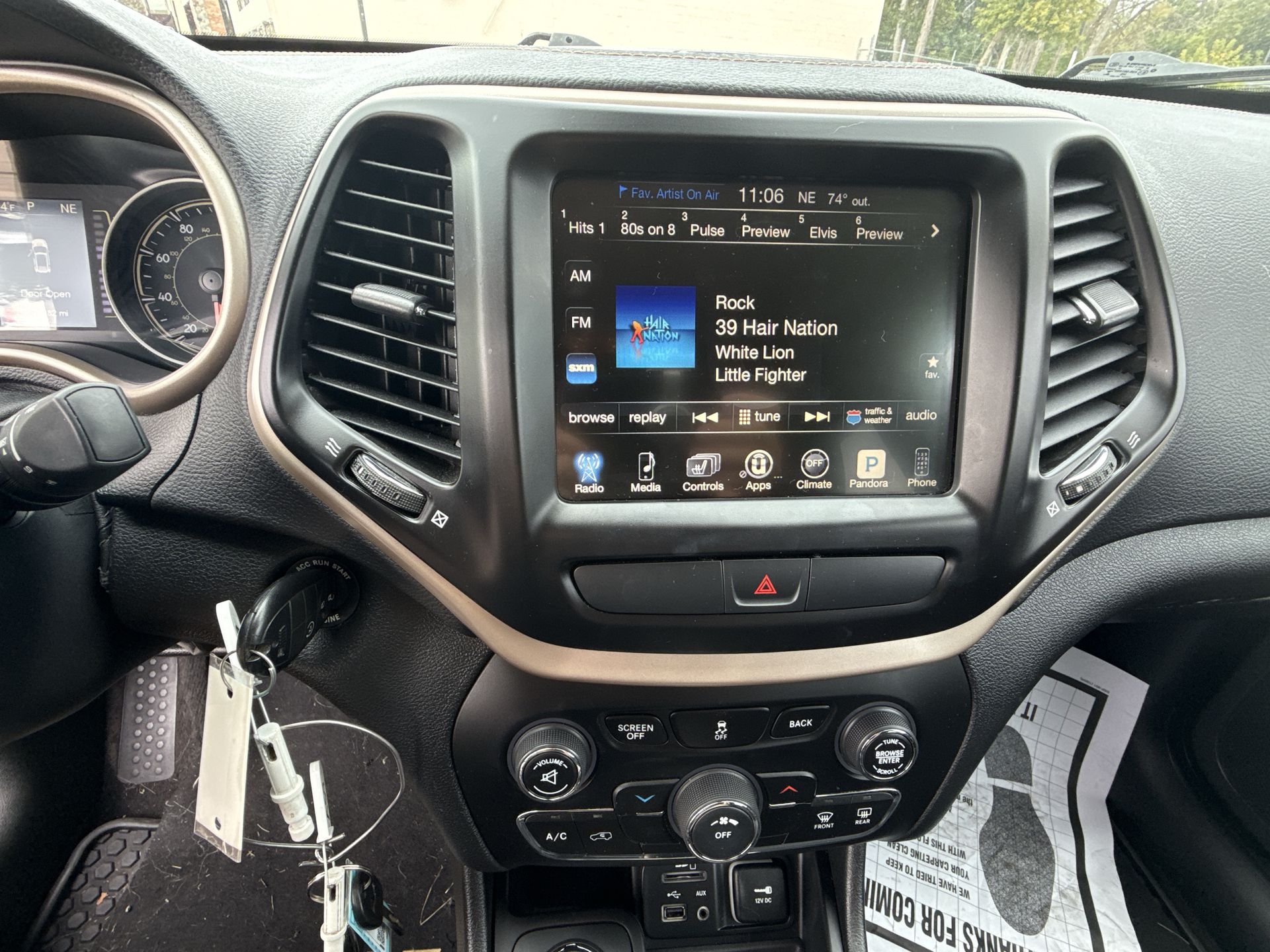 2017 Jeep Cherokee Latitude photo 3