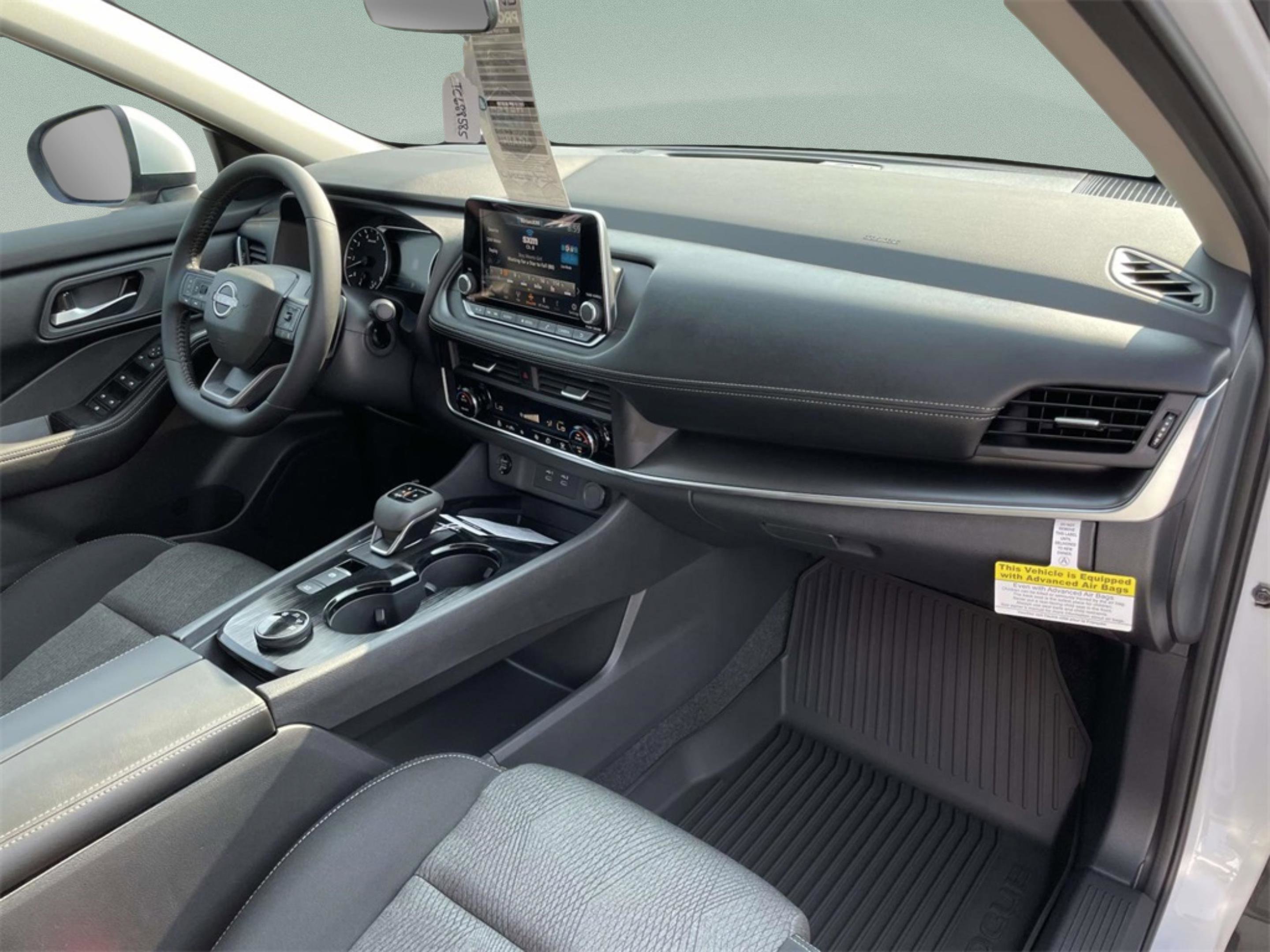 2026 Nissan Rogue SV AWD photo 7