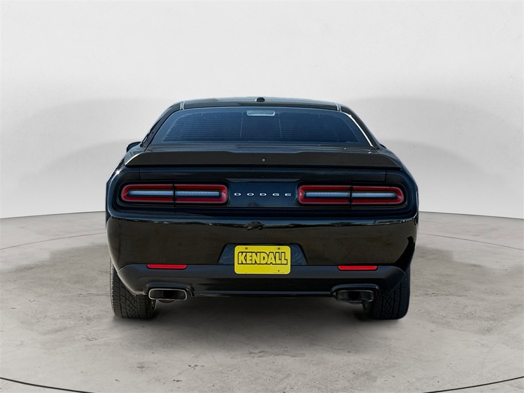 2018 Dodge Challenger R/T photo 4