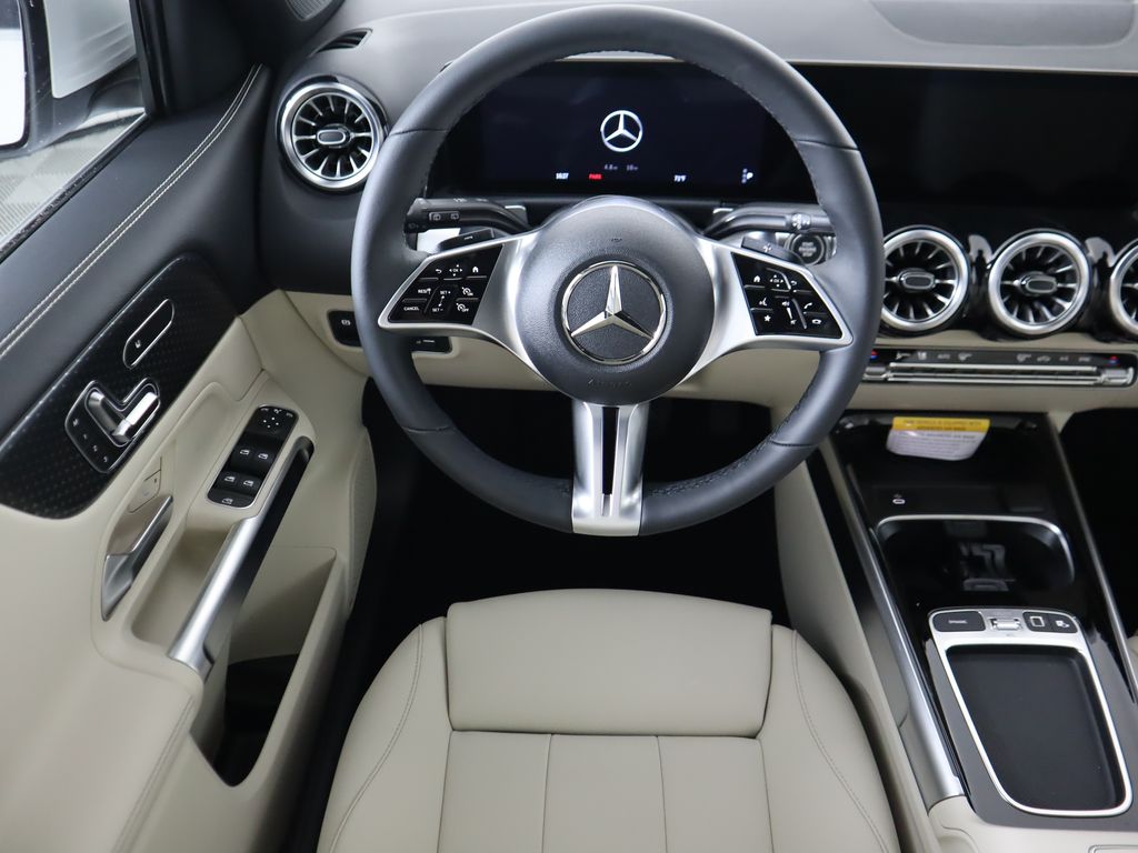 2025 Mercedes Benz GLB 250 photo 10