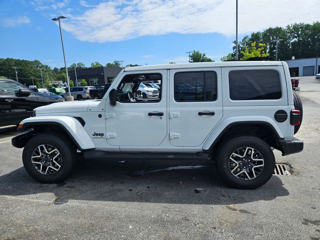 2025 Jeep Wrangler Sahara photo 4