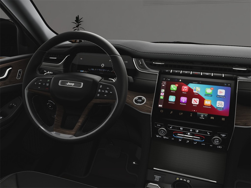 2025 Jeep Grand Cherokee Limited photo 14