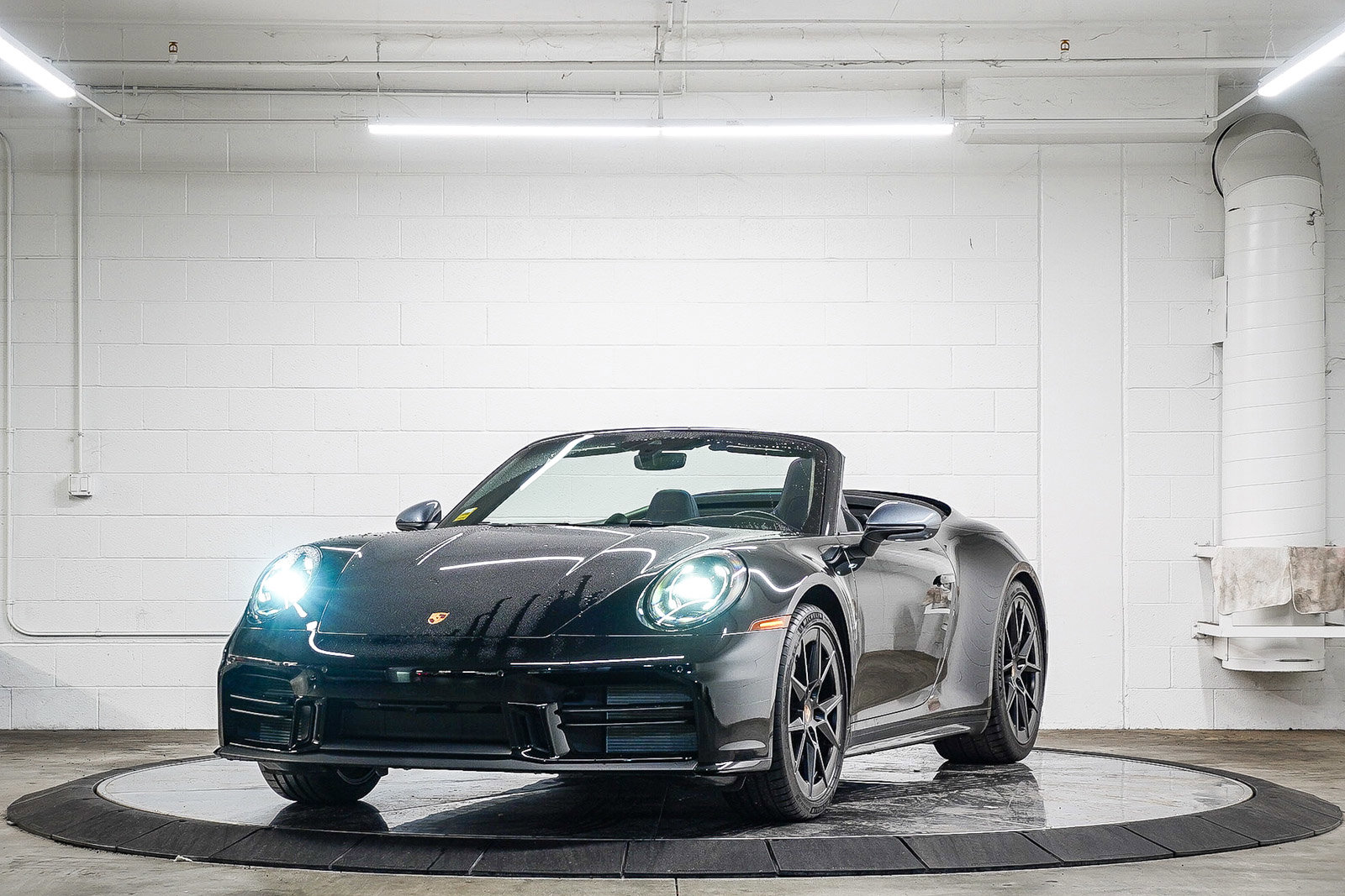 2025 Porsche 911 Black Edition photo 3