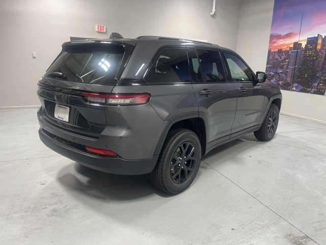 2025 Jeep Grand Cherokee Altitude X photo 3