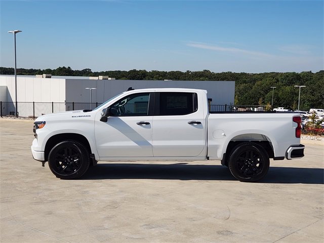 2026 Chevrolet Silverado 1500 Custom photo 3
