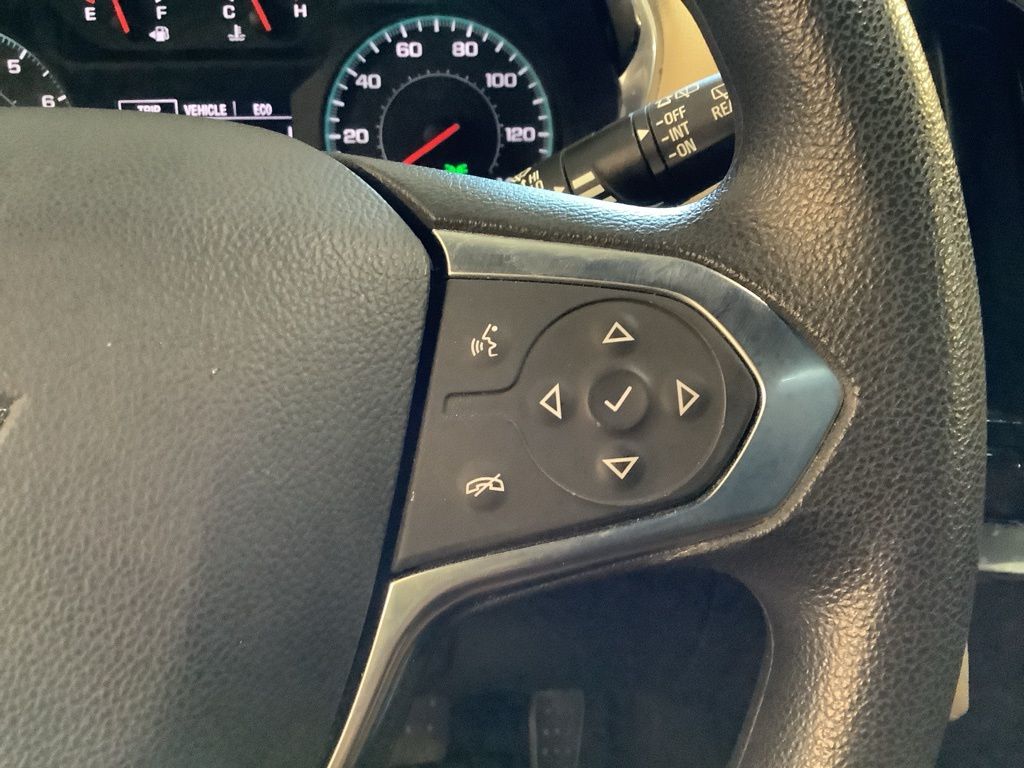 2023 Chevrolet Traverse LS photo 11