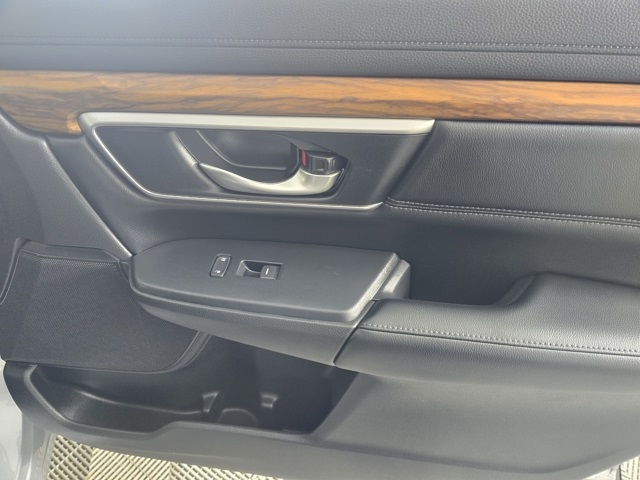 2020 Honda CR-V Touring photo 4