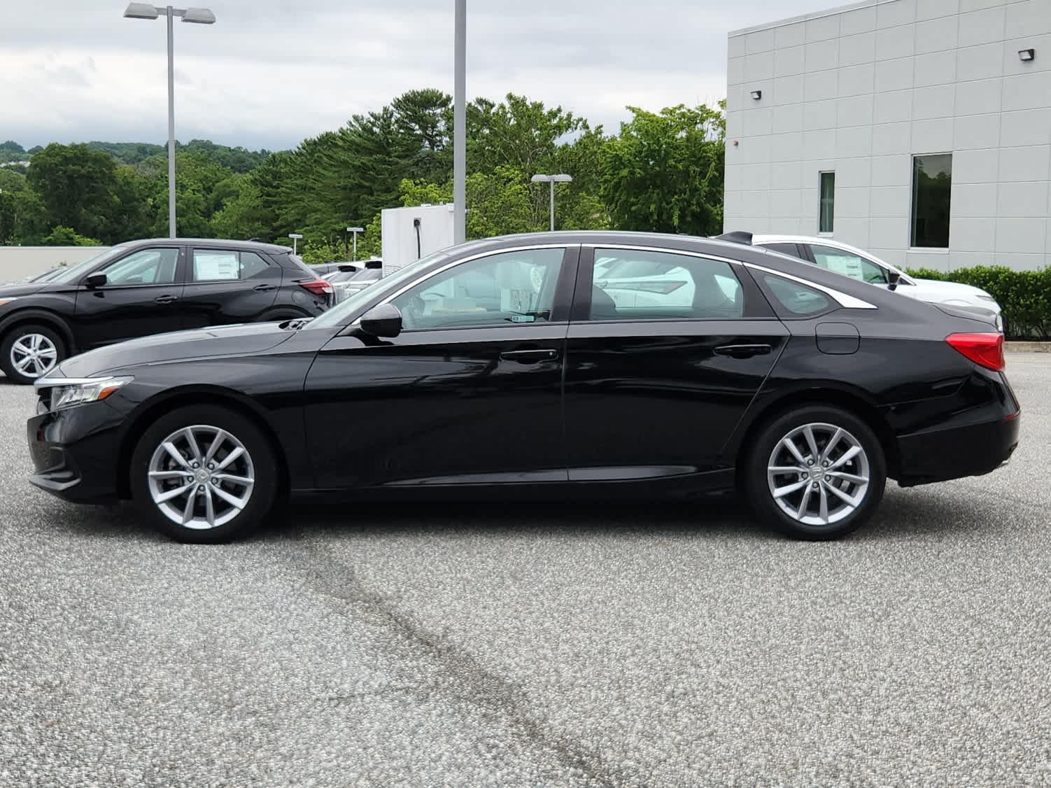 2022 Honda Accord LX photo 4