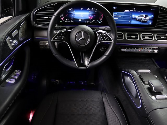 2025 Mercedes Benz GLS 450 4MATIC photo 15
