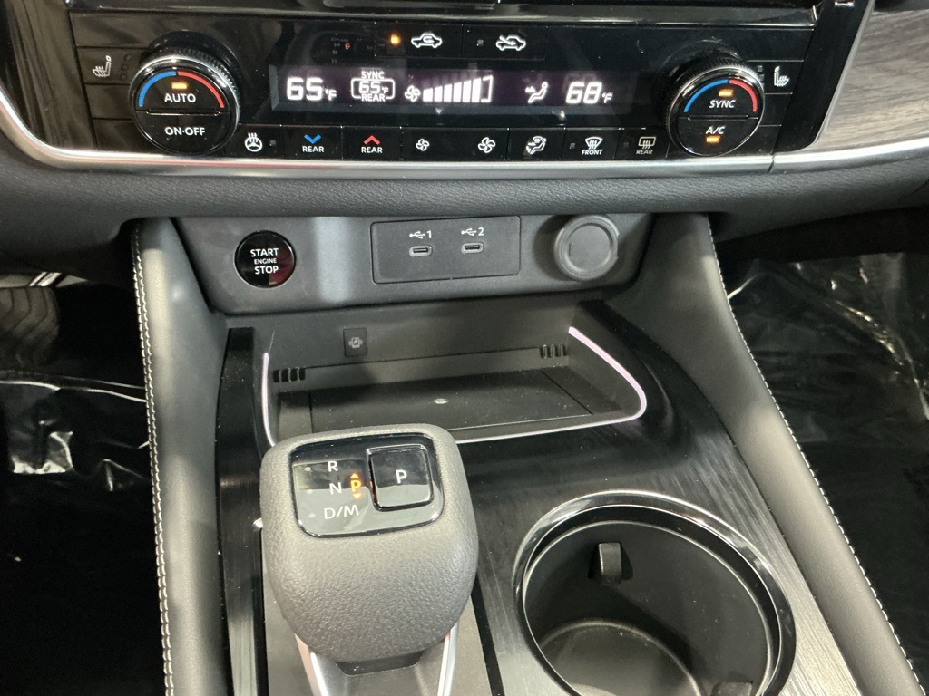 2024 Nissan Rogue Platinum photo 13