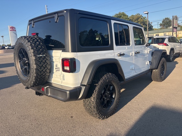 2025 Jeep Wrangler Willys photo 2