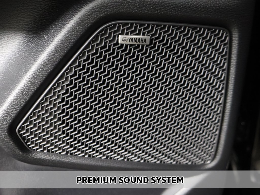 2025 Mitsubishi Outlander SE photo 3