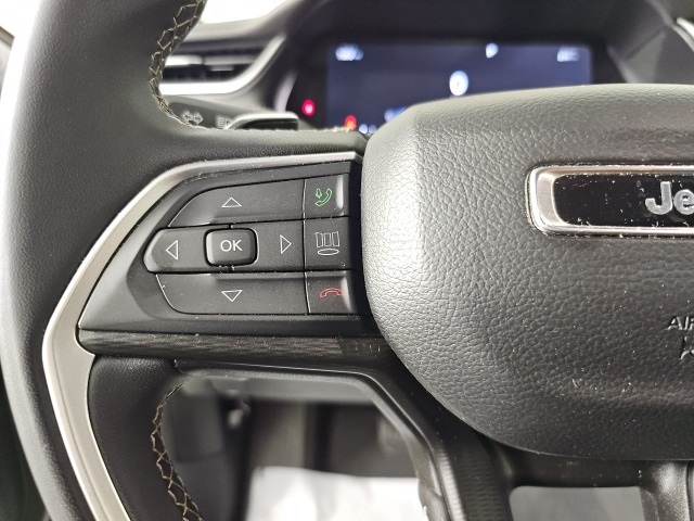 2023 Jeep Grand Cherokee Laredo Altitude photo 15