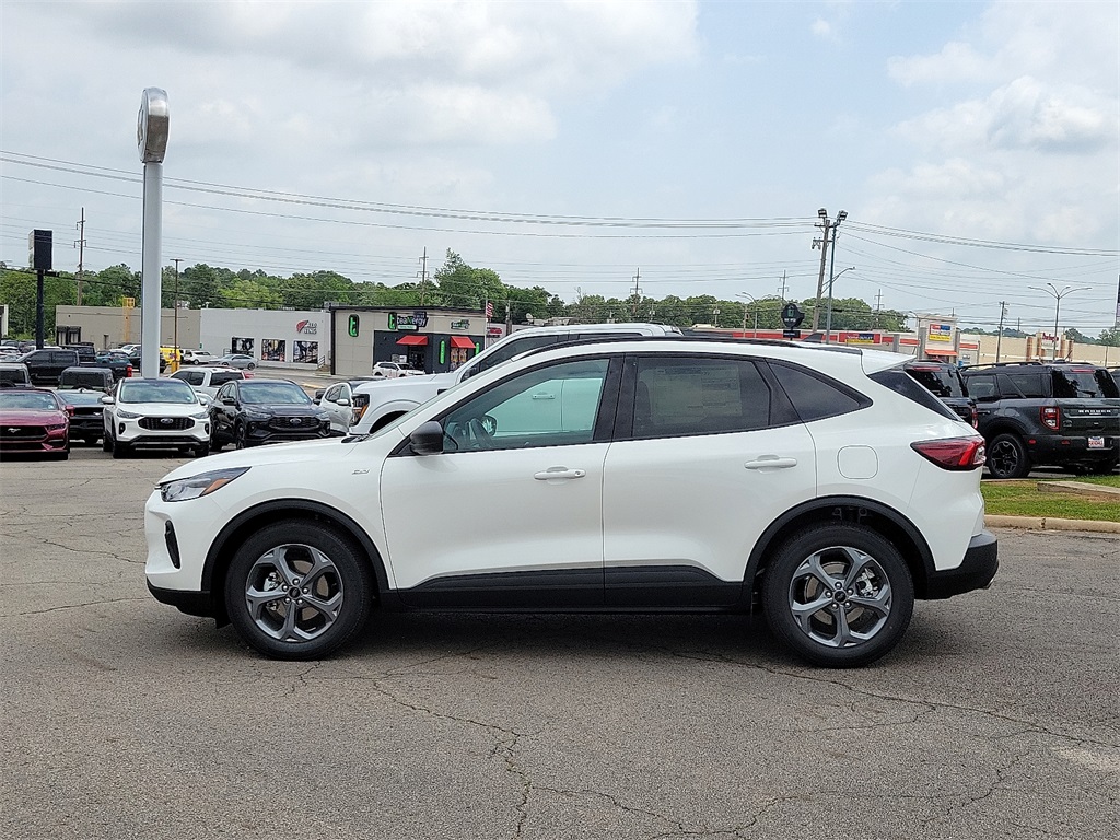 2025 Ford Escape ST-Line photo 3