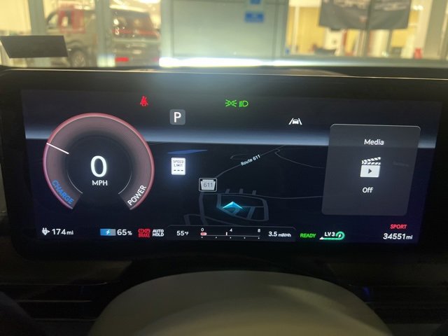 2024 Genesis GV60 AWD Advanced photo 4