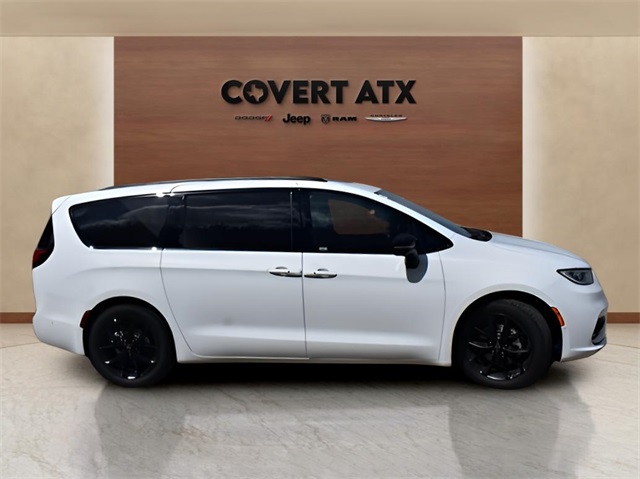 2025 Chrysler Pacifica Limited photo 4