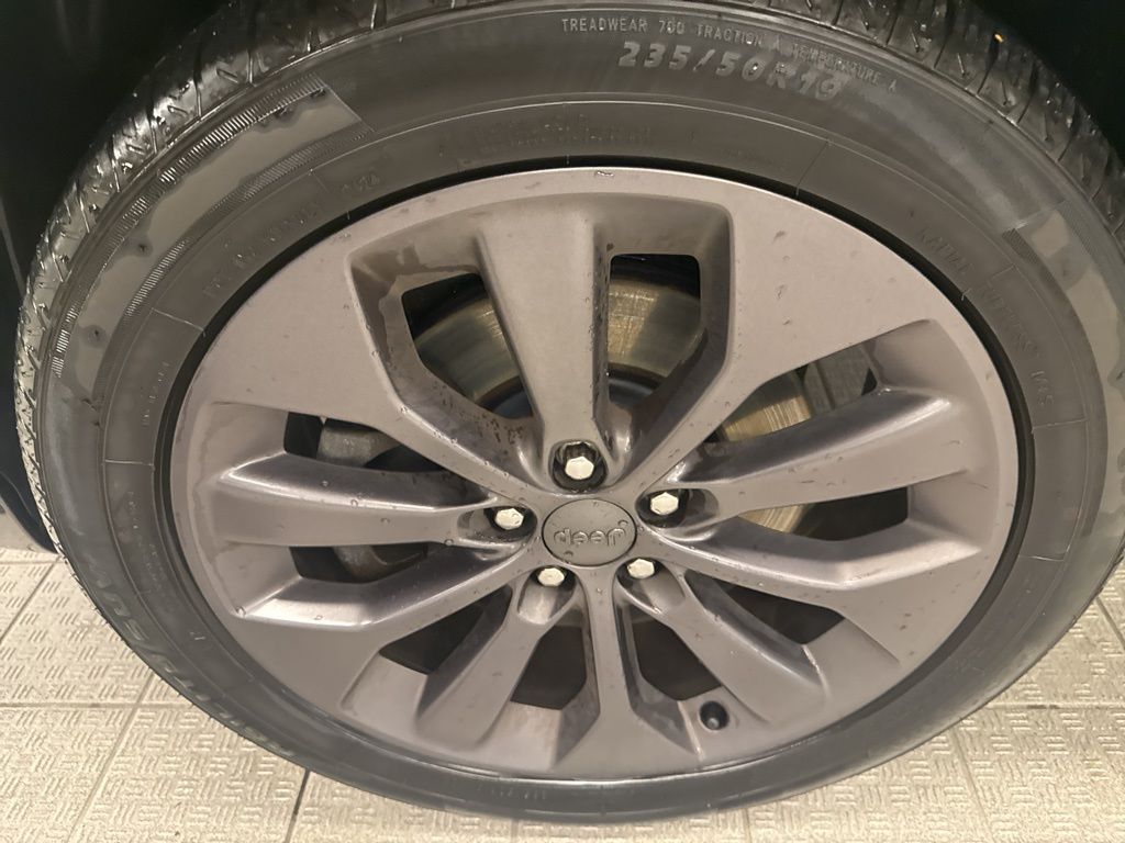 2020 Jeep Cherokee Limited photo 3