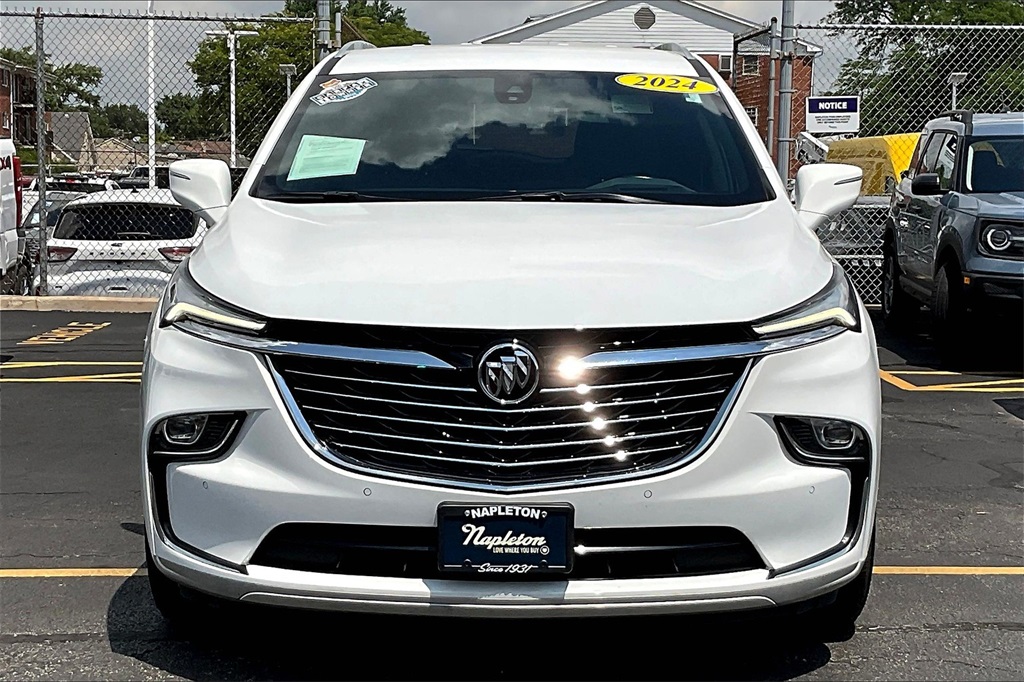 2024 Buick Enclave Premium photo 2