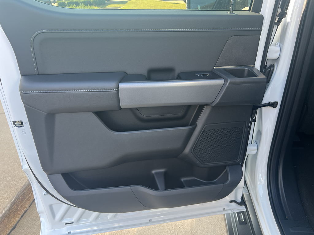 2025 Ford F-150 XLT photo 35