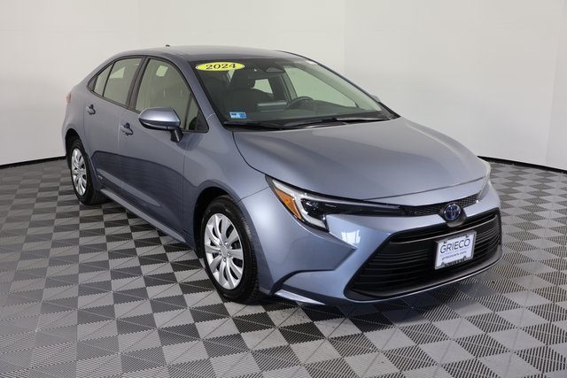 2024 Toyota Corolla LE's photo