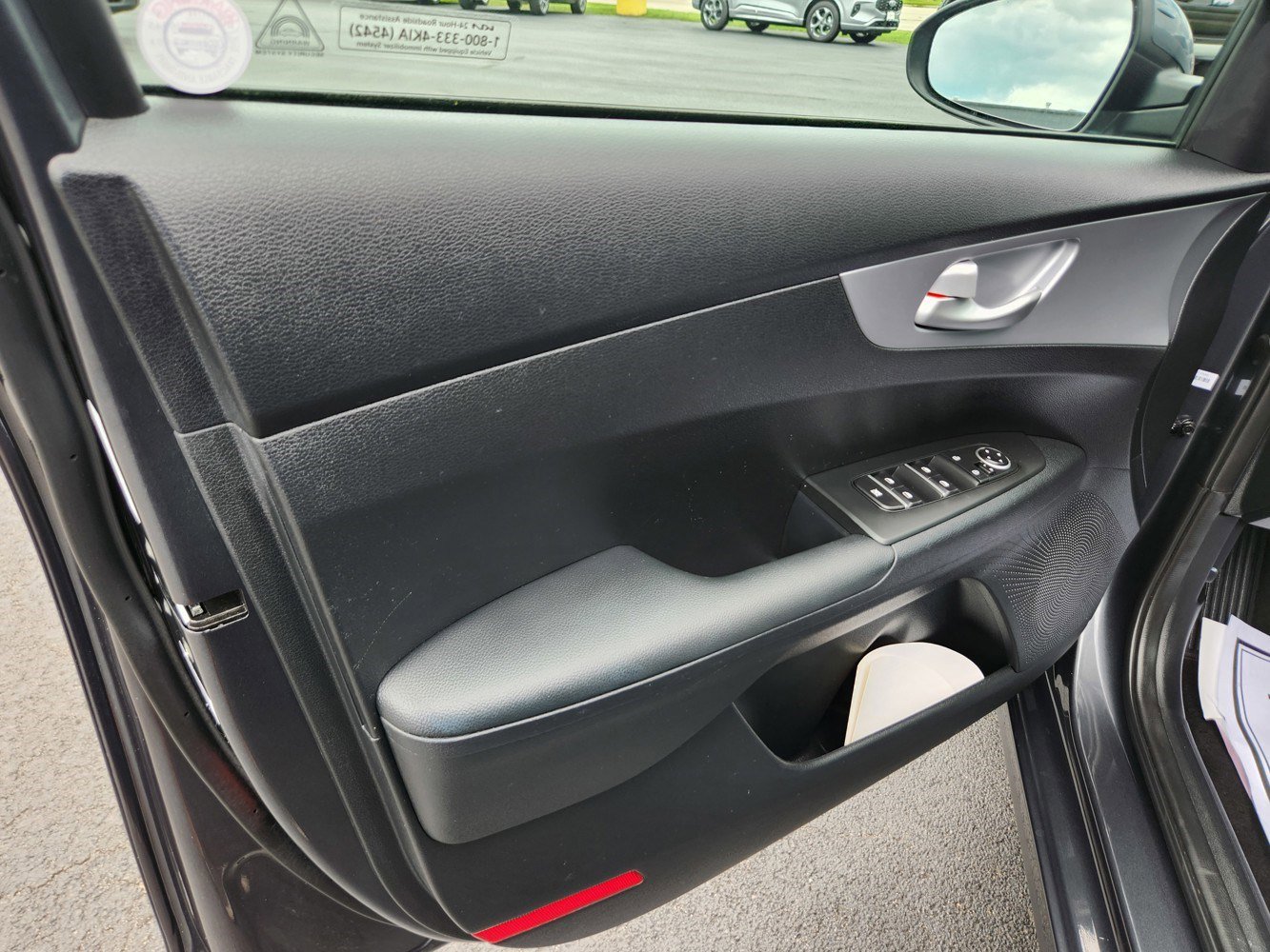 2024 Kia Forte LXS photo 31