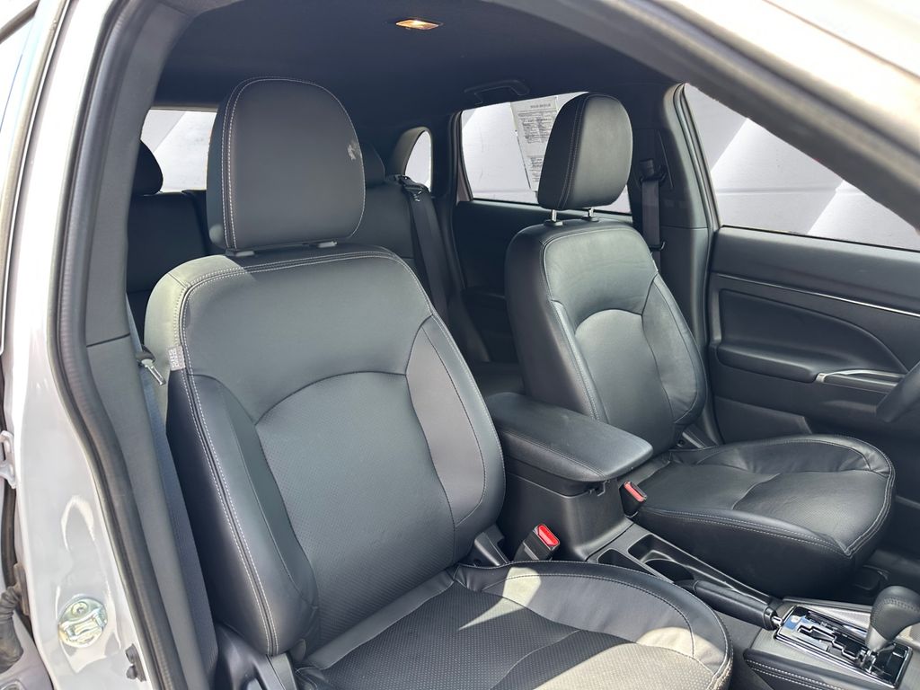 2024 Mitsubishi Outlander Sport SEL photo 14