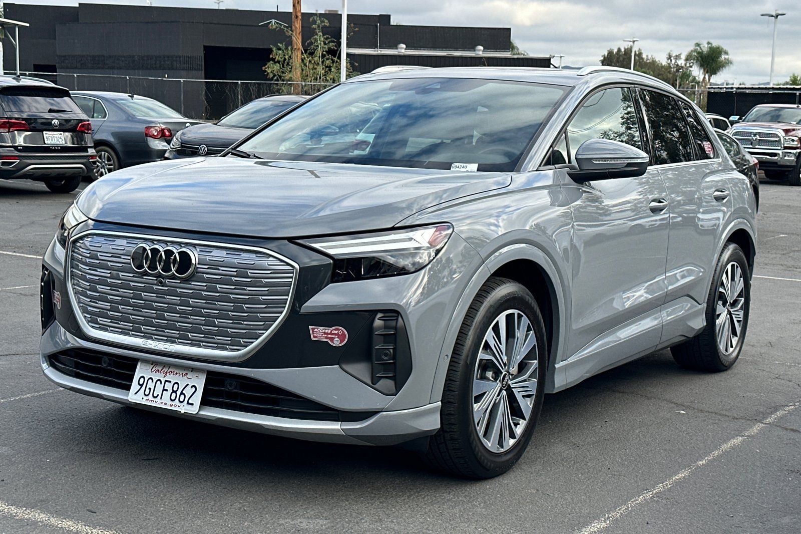 2023 Audi Q4 40 E-tron Premium Plus photo 2