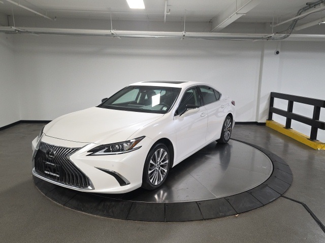 2021 Lexus ES 350 photo 2