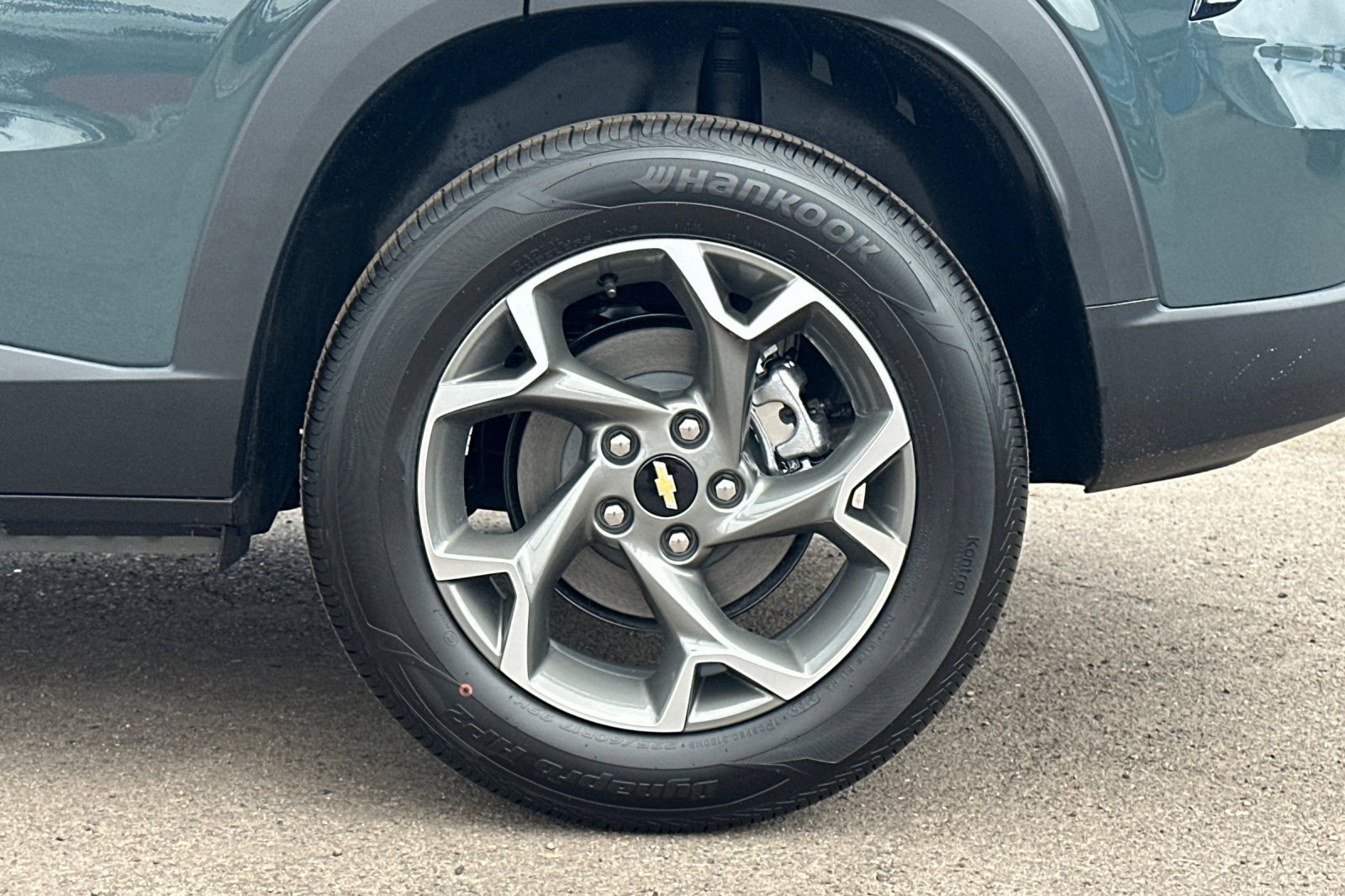 2025 Chevrolet Trax LT photo 25