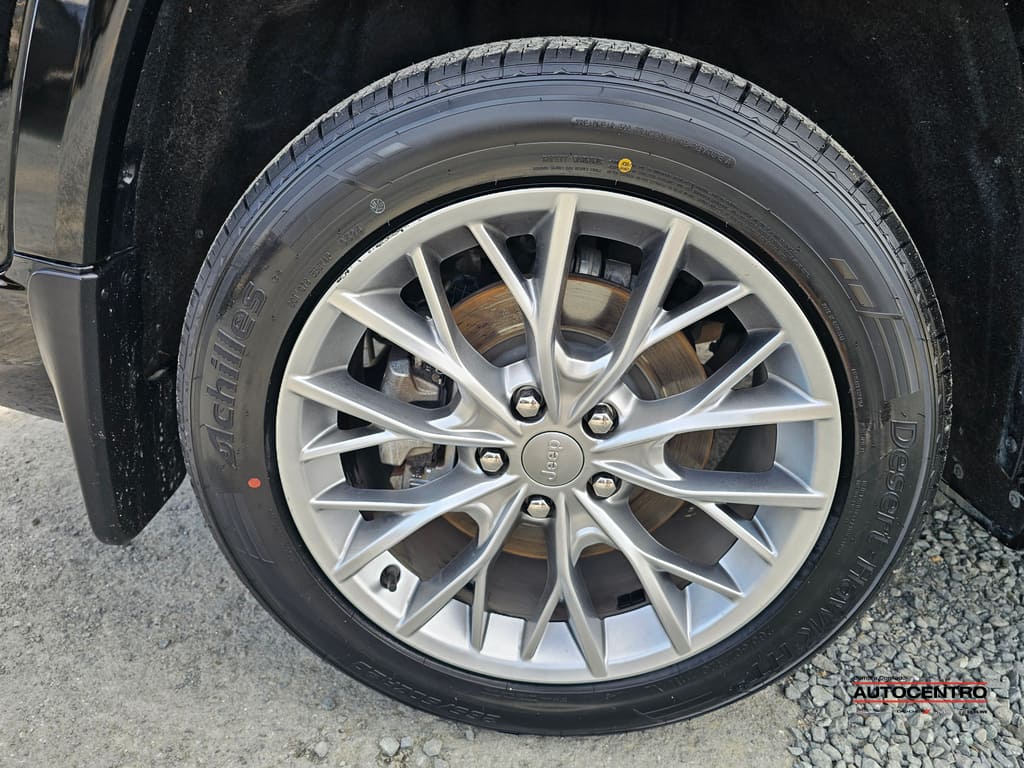 2022 Jeep Grand Cherokee L Summit photo 4