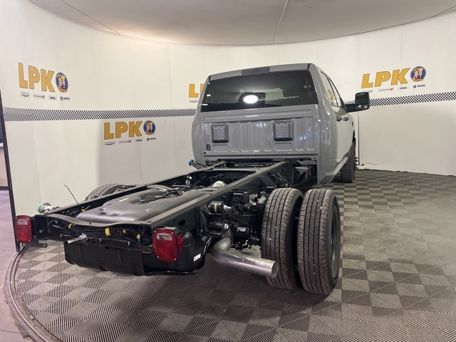 2026 Ram 3500 Tradesman photo 4