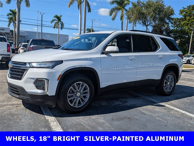 2023 Chevrolet Traverse Cloth photo 2