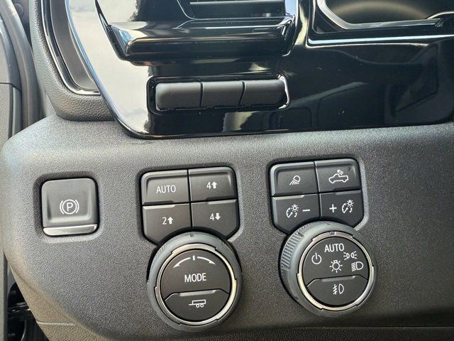 2025 Chevrolet Silverado 2500HD ZR2 photo 17