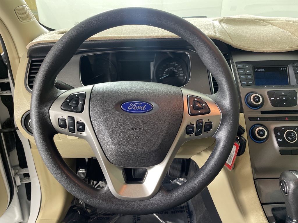2018 Ford Taurus SE photo 21