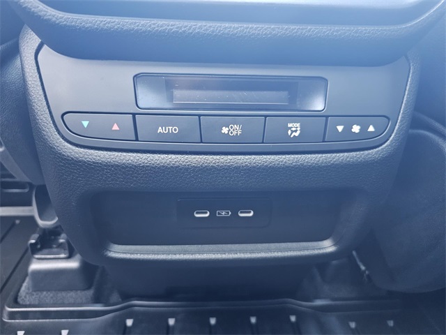 2025 Honda Pilot Touring photo 17