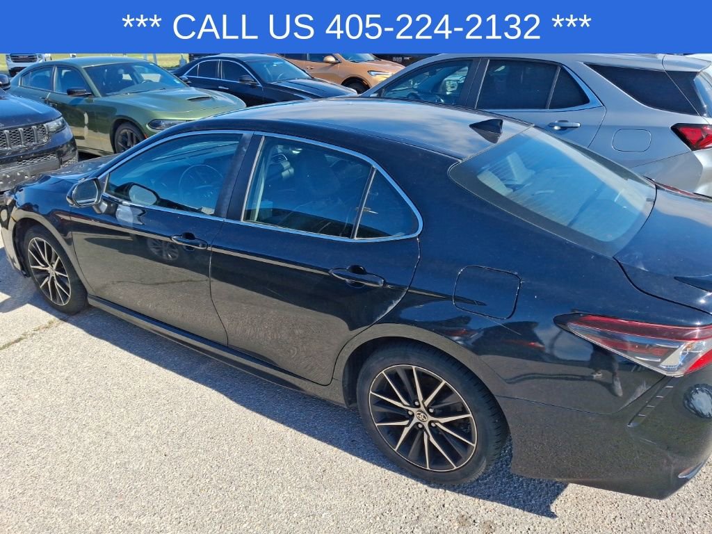 2021 Toyota Camry SE photo 19