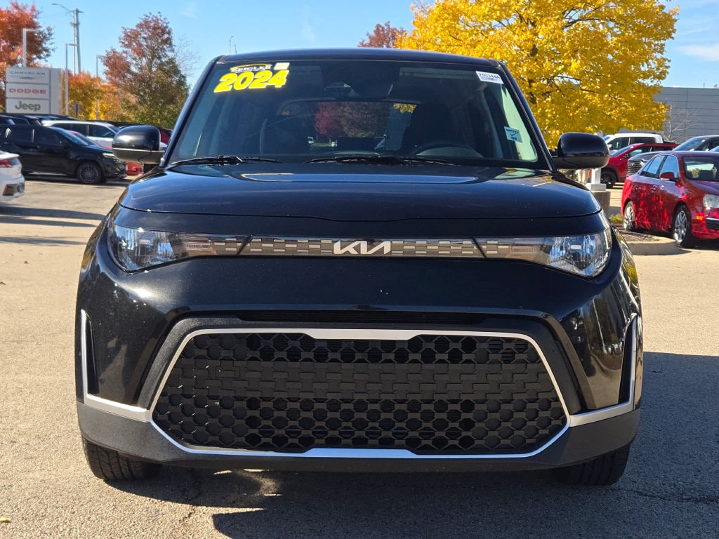 2024 Kia Soul LX photo 2